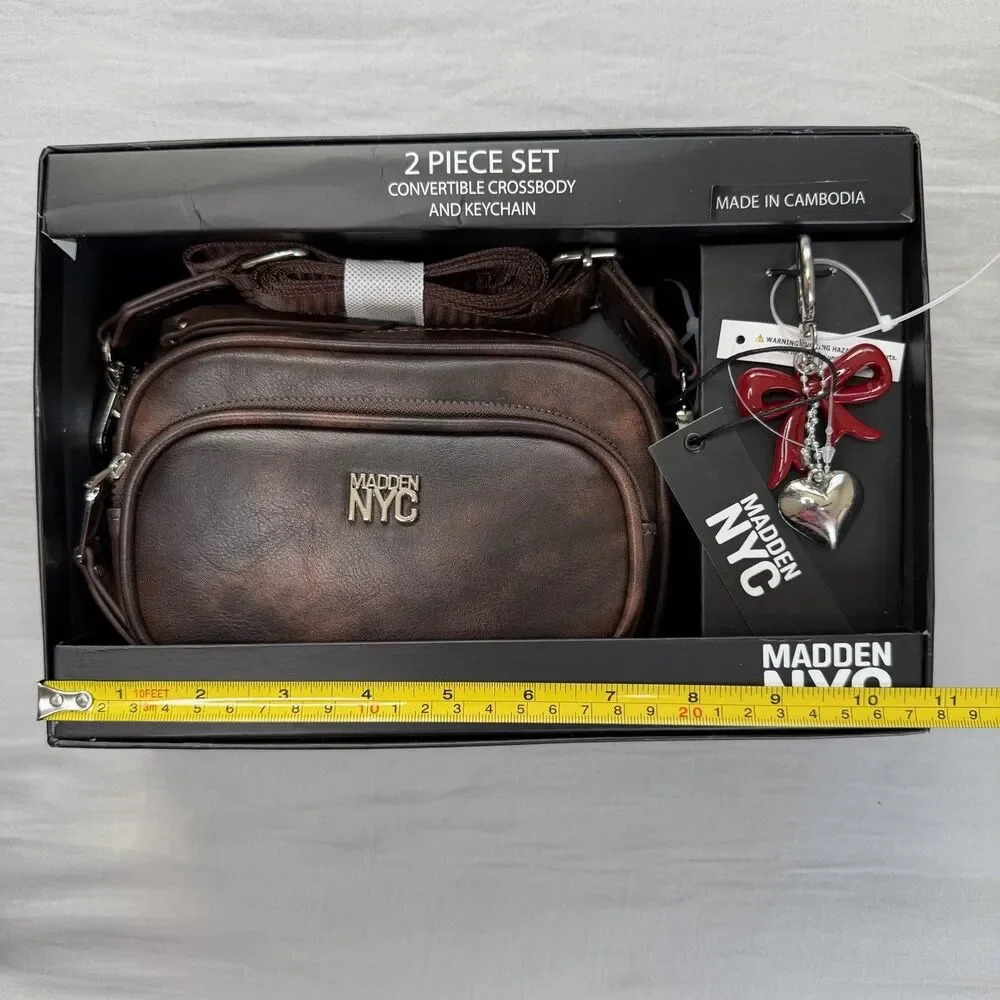 NWT Madden NYC Camera Bag Crossbody Bow Heart Keychain Charm Set Brown Gift Box - Picture 6 of 11